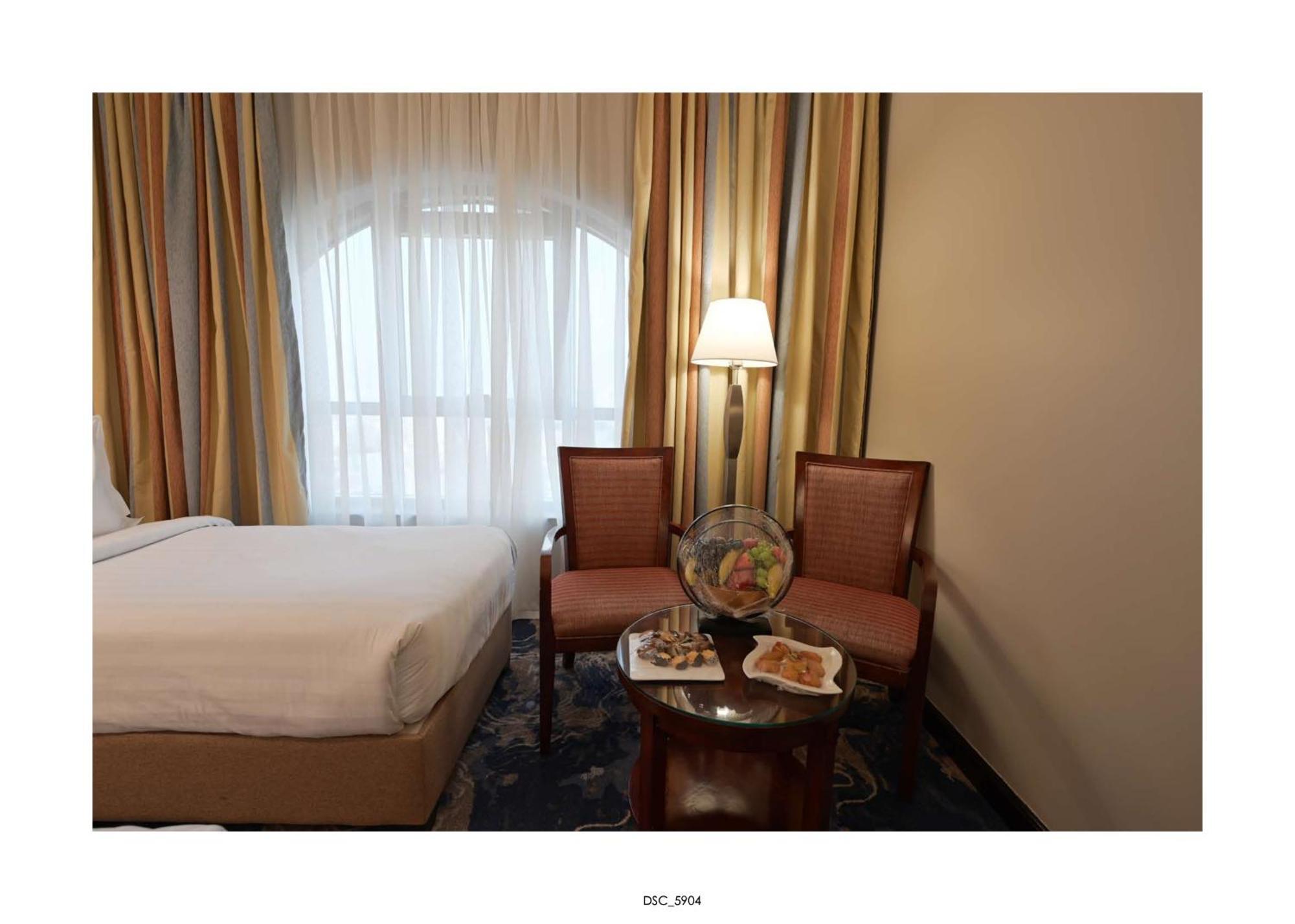 Emaar Royal Hotel Medina Exterior foto A room at the hotel