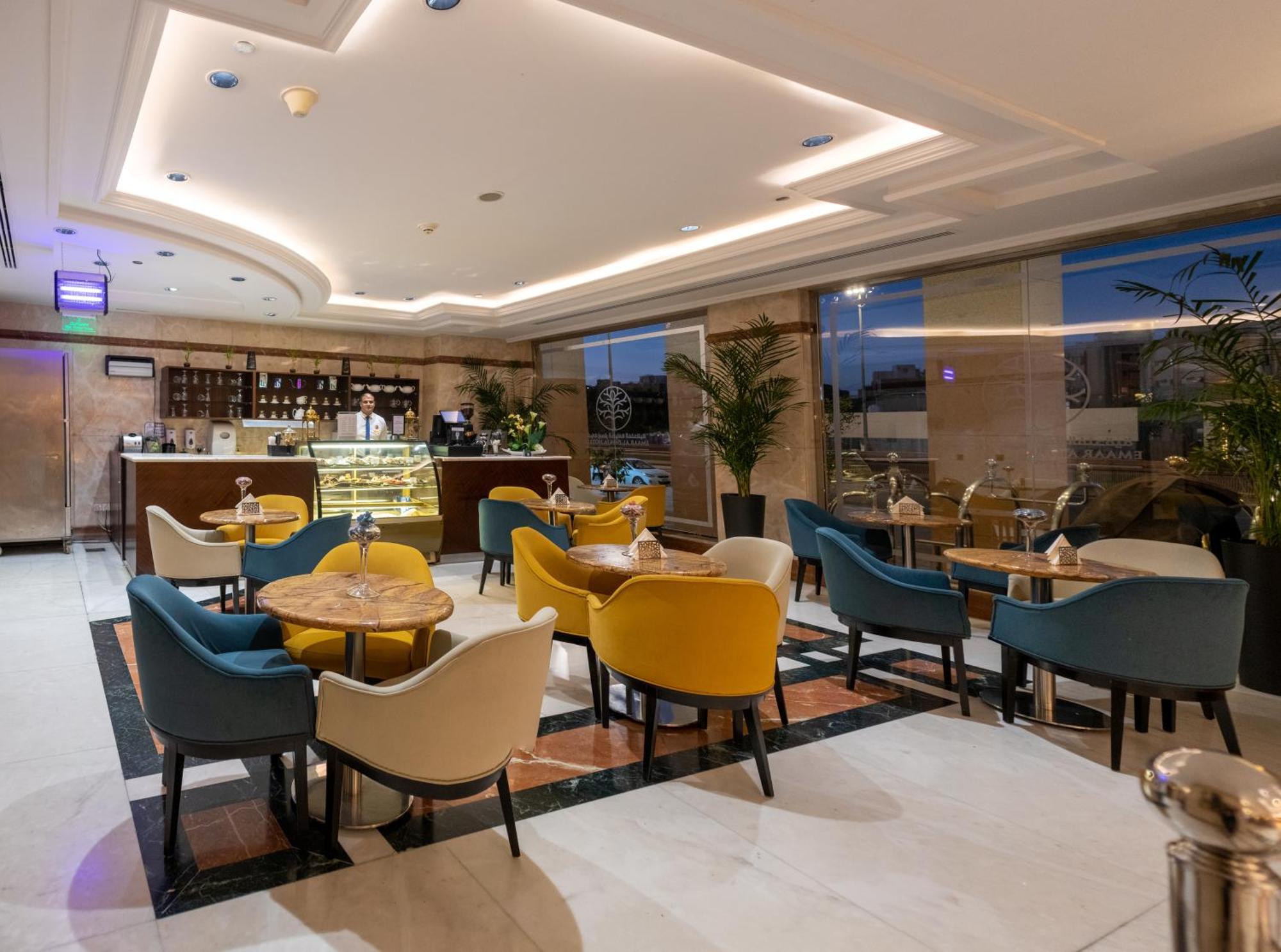 Emaar Royal Hotel Medina Exterior foto The lounge at the airport